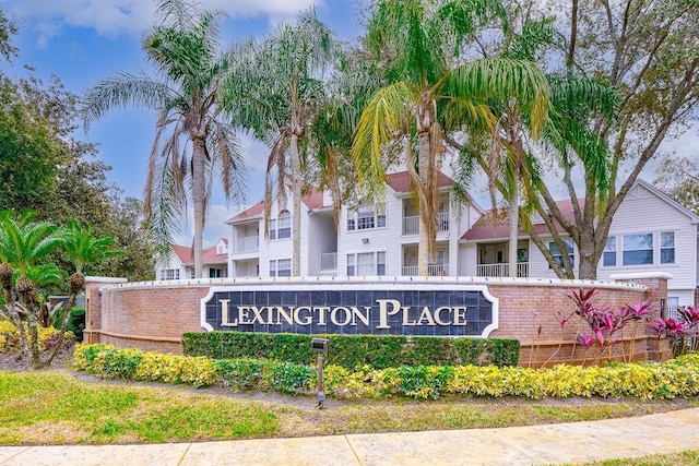 view of community / neighborhood sign