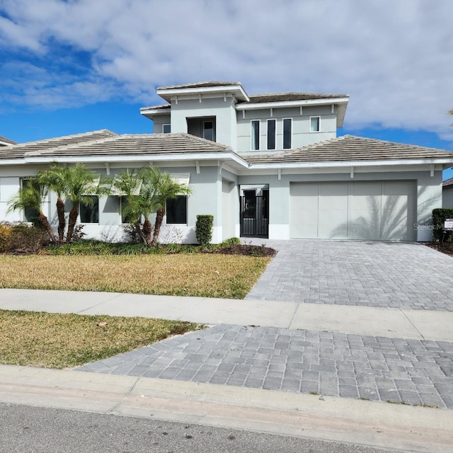 view of front facade with a garage