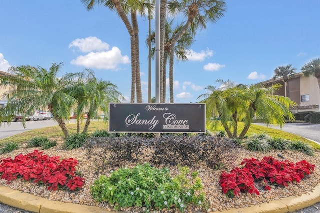 view of community / neighborhood sign