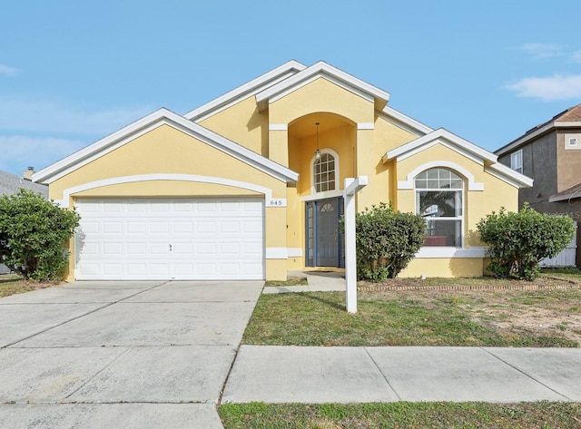 view of front of house featuring a garage