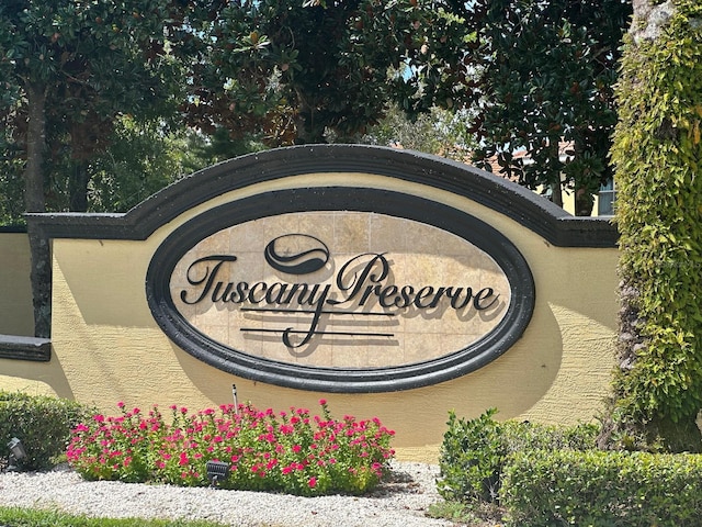 view of community / neighborhood sign