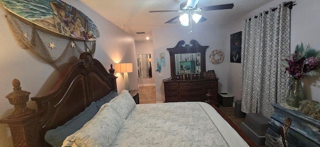 bedroom with ceiling fan