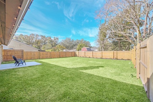 view of yard featuring a patio