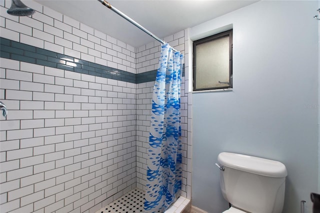 bathroom featuring curtained shower