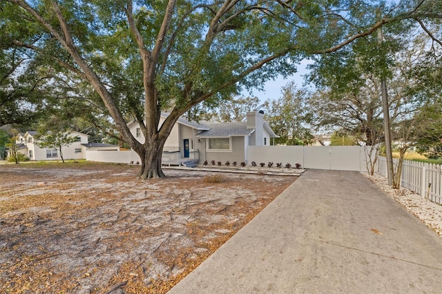 view of front of property