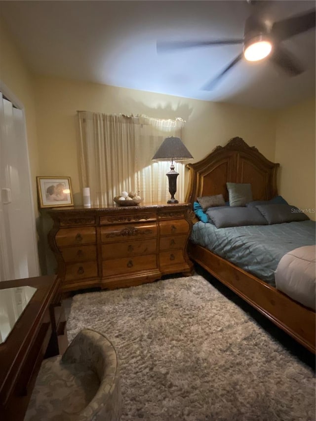 bedroom with ceiling fan