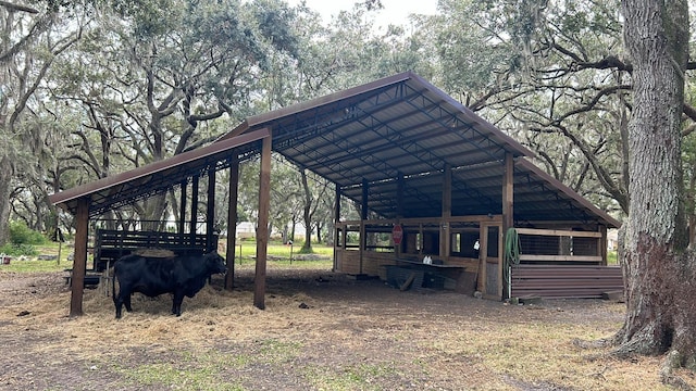 exterior space featuring an outbuilding