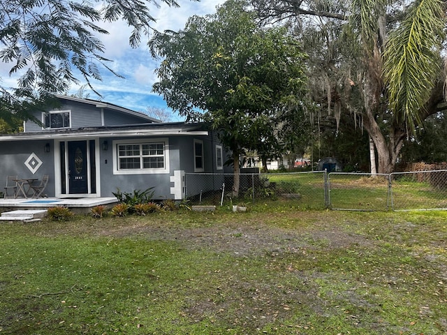 exterior space featuring a front yard