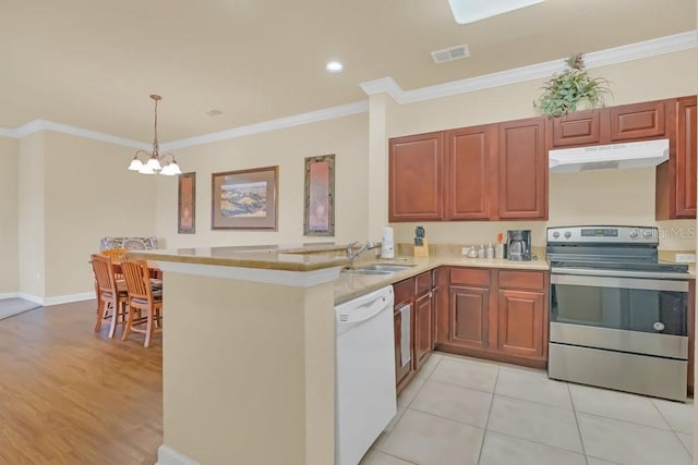 kitchen featuring sink, dishwasher, electric range, ornamental molding, and kitchen peninsula