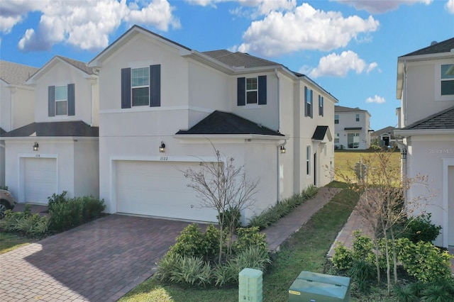 view of front facade featuring a garage