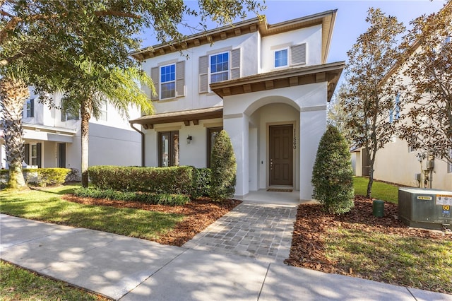 view of front of house with a front lawn