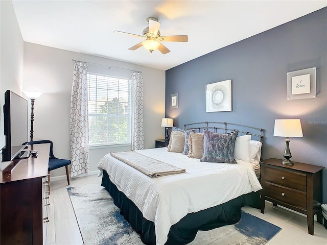 bedroom featuring ceiling fan