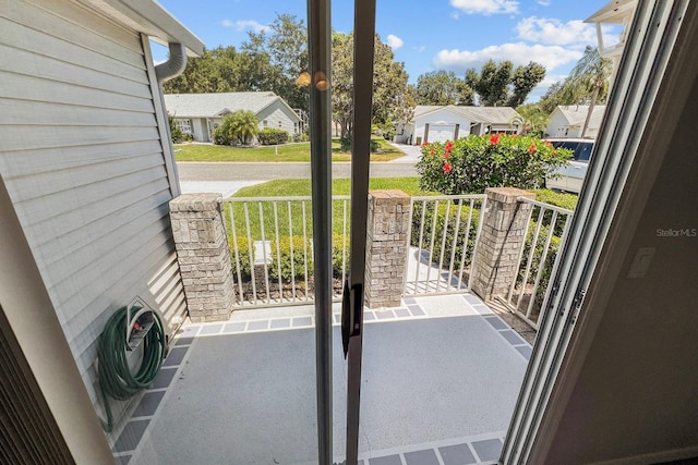 balcony featuring covered porch