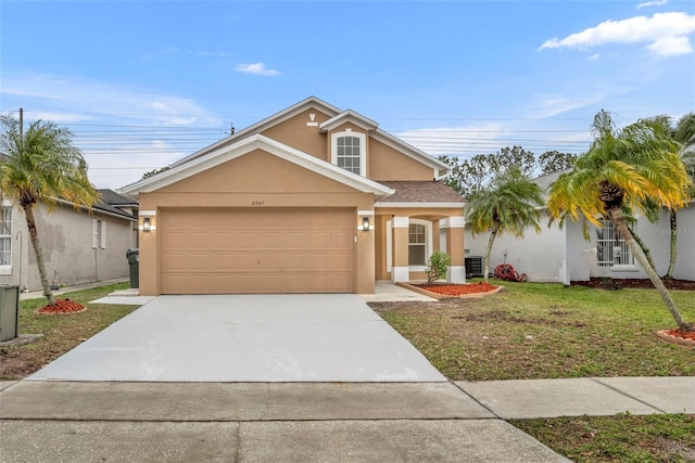 view of front of property featuring a front lawn