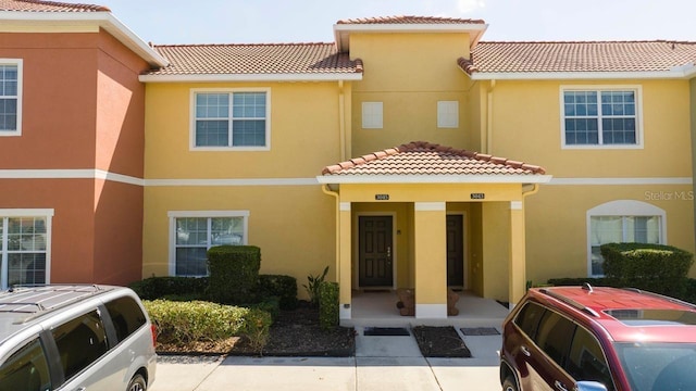 view of mediterranean / spanish-style house