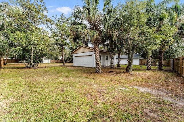 view of yard with a shed