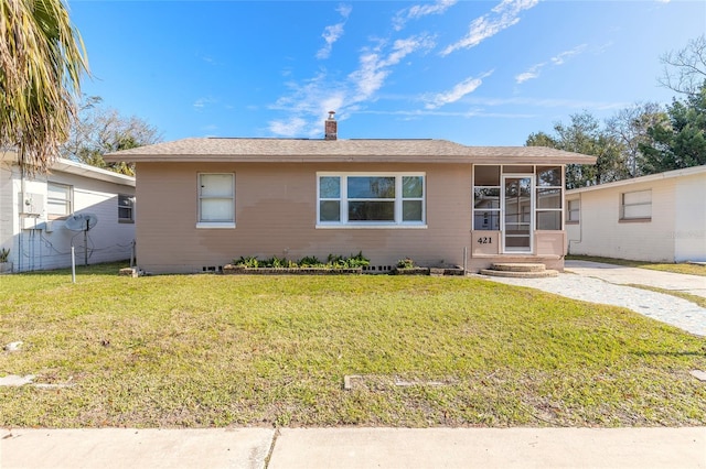 view of front of house featuring a front yard