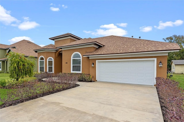 view of front facade featuring a garage