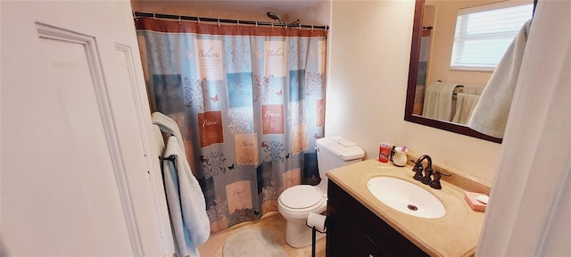 bathroom featuring a shower with shower curtain, vanity, and toilet