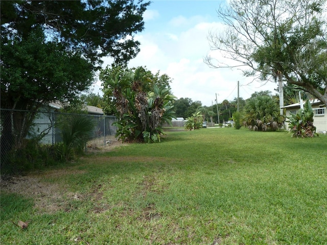 Listing photo 3 for 295 E Ariel Rd, Oak Hill FL 32759