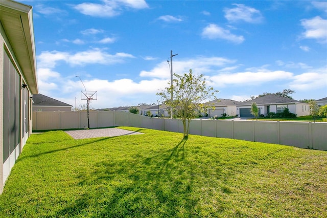 view of yard featuring a patio area