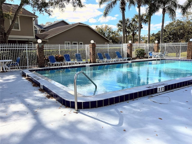 view of swimming pool