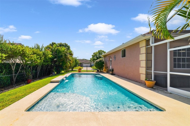 view of swimming pool