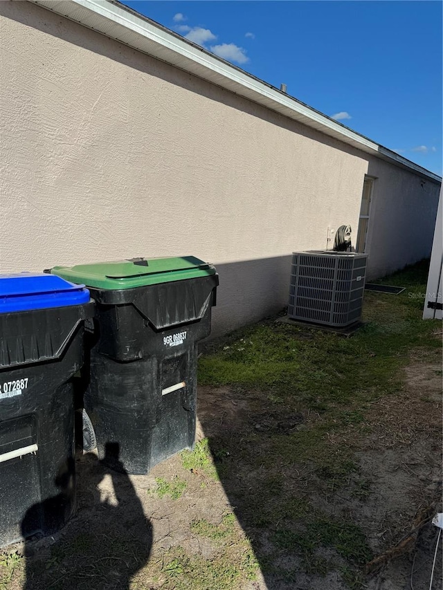 view of yard featuring cooling unit