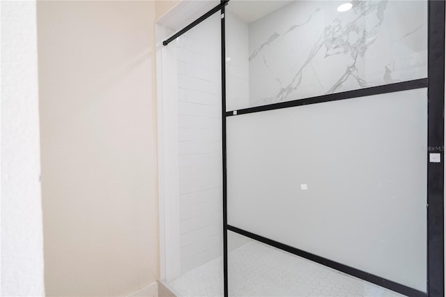 2002 Geigel Ave, Orlando, FL 32806 - full bathroom with a walk in shower