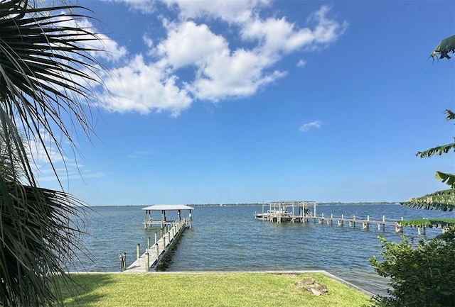 dock area featuring a water view