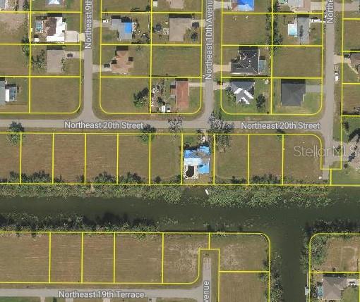 Listing photo 3 for 924 NE 20th St, Cape Coral FL 33909