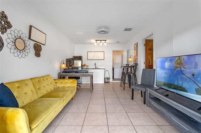 1254 Seminola Blvd, Casselberry, FL 32707 - living area with light tile patterned floors