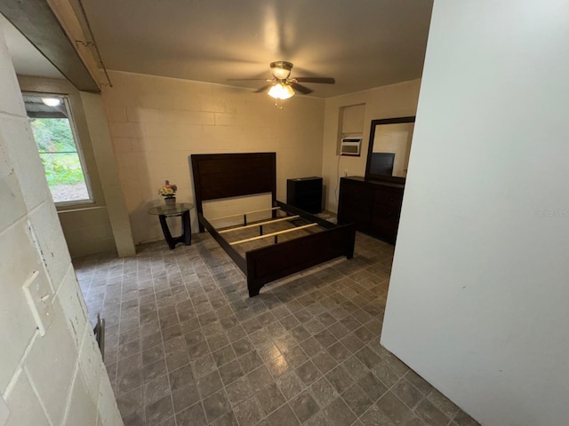 bedroom featuring ceiling fan