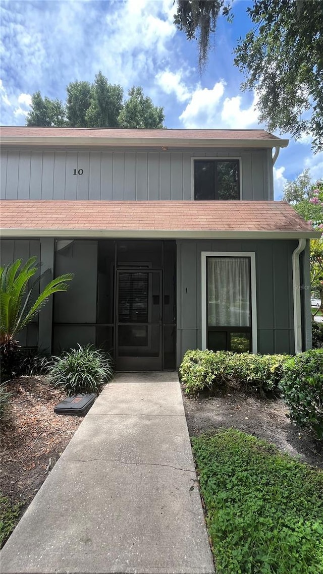 view of property entrance