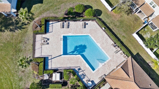 view of swimming pool