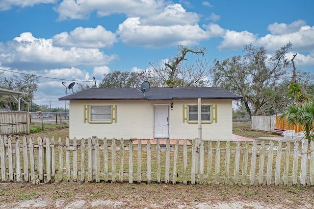 view of front of property