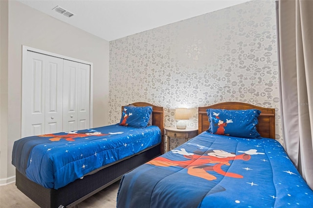 bedroom featuring a closet