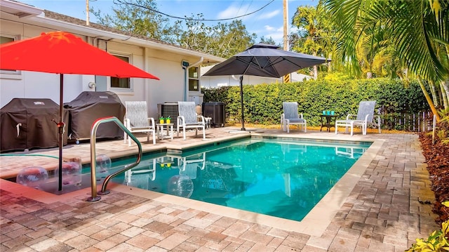 105 17th Ave NE, Saint Petersburg, FL 33704 - view of swimming pool with a patio and a fenced in pool