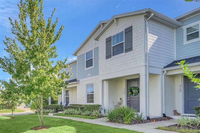 view of front of house with a front yard