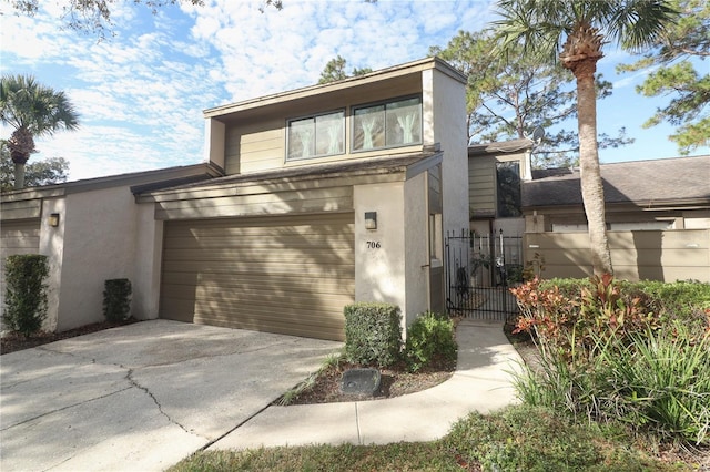 view of front facade featuring a garage