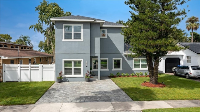 view of front of house featuring a front lawn