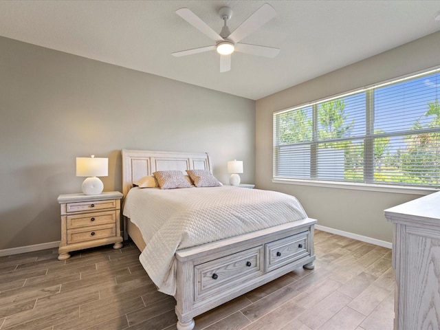 bedroom with ceiling fan