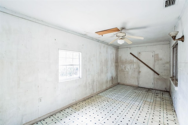 empty room with ceiling fan