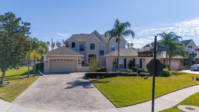 view of front of house featuring a front lawn