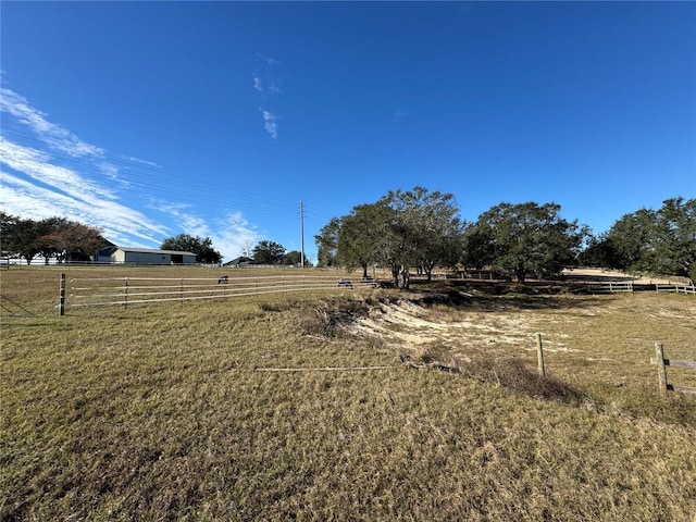 view of yard featuring a rural view