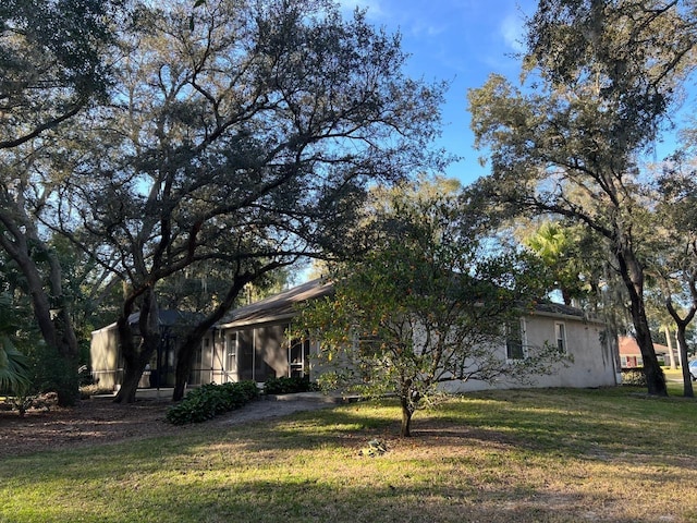 view of front of house with a front yard