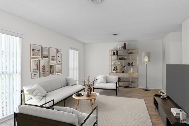 2823 Cady Way, Winter Park, FL 32792 - living area with light wood-style flooring