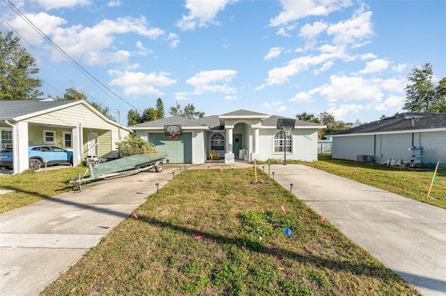 view of front facade with a front yard