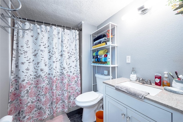 5006 Monet Ave, Belle Isle, FL 32812 - bathroom with vanity, curtained shower, a textured ceiling, and toilet