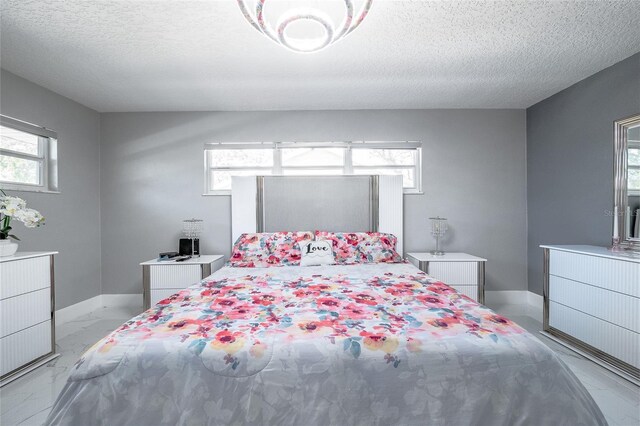 5006 Monet Ave, Belle Isle, FL 32812 - bedroom with a textured ceiling